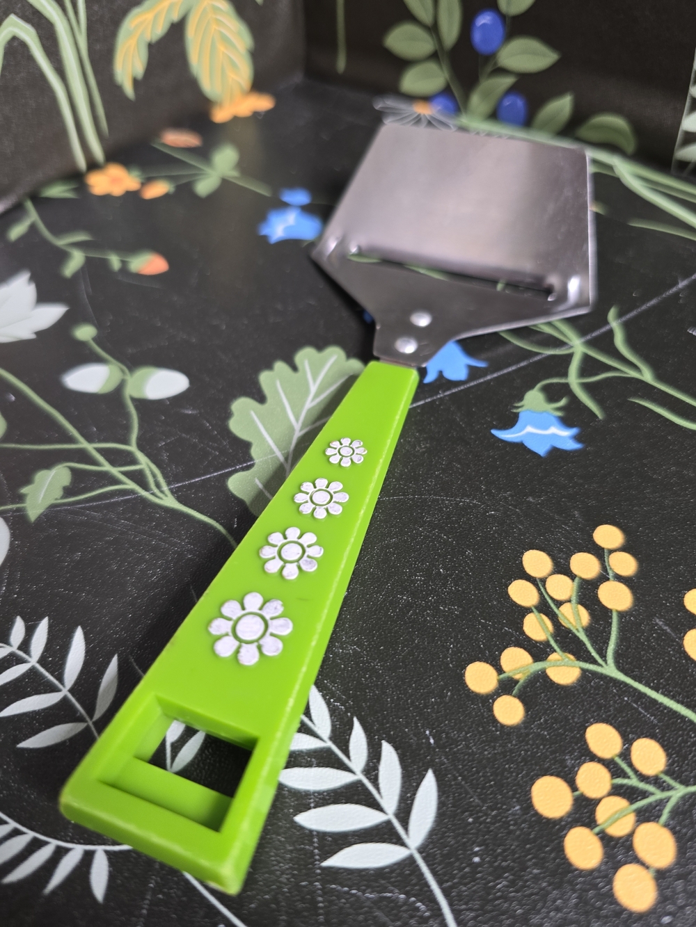 Vintage 70s Groovy Green Floral-Handle Cheese Slicer